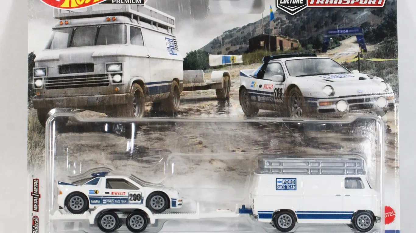 #209 Hot Wheels Ford RS200 Rally Van Team