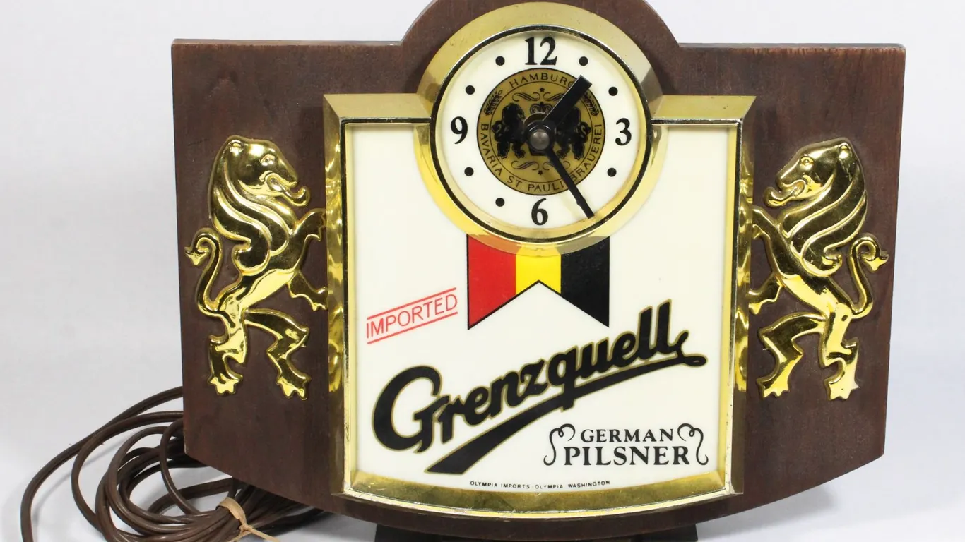 #362 1970s Beer Clock Light Grenzquell German