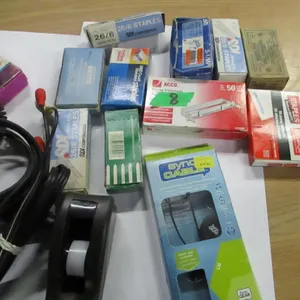 BOX C/W STAPLES, SPRING CLIPS, ETC
