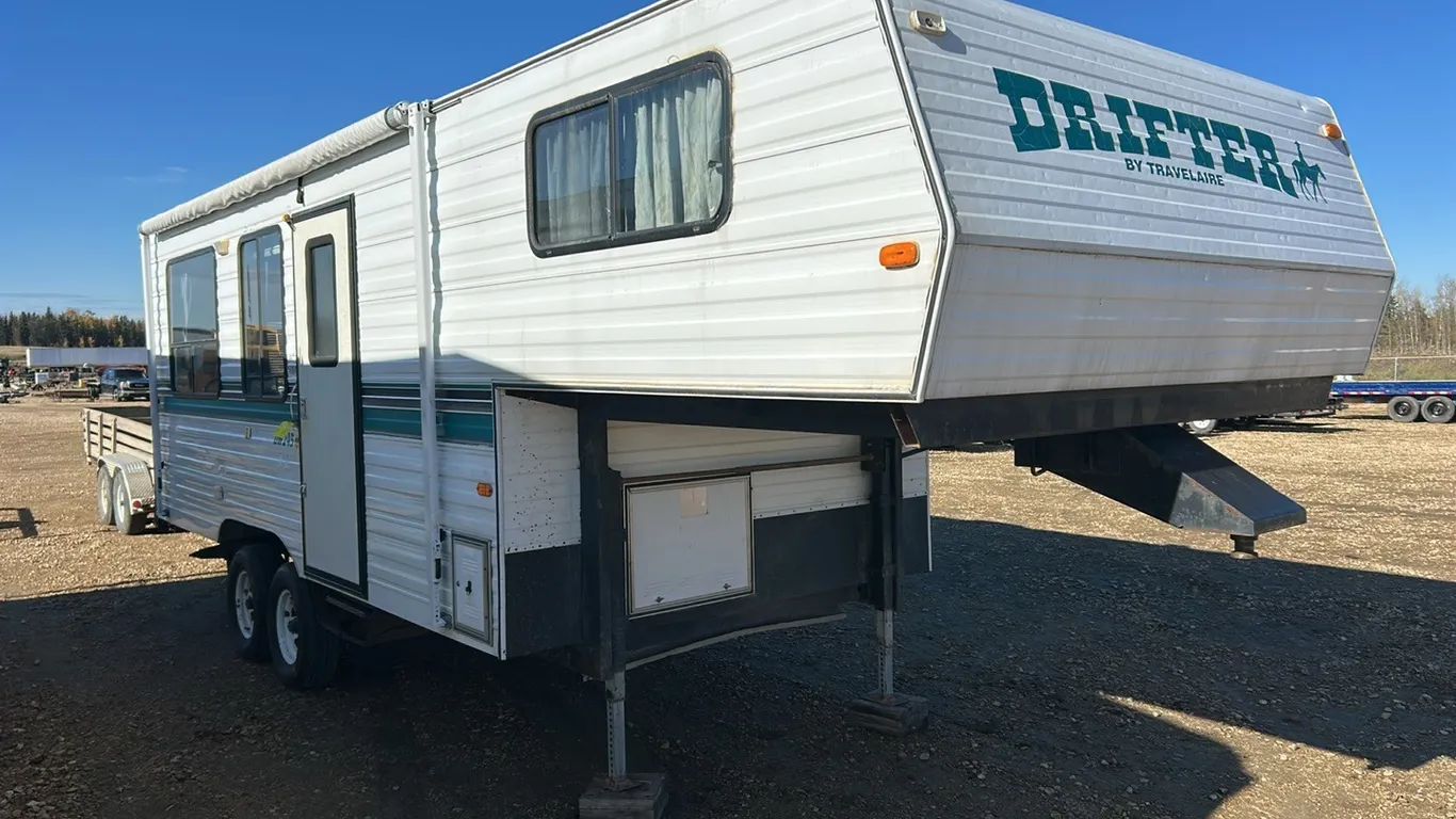 1997 Drifter 5th Wheel Travel Trailer, White, *VIN 2TTDW2458VR971461 (P10-R3-E-S2361)