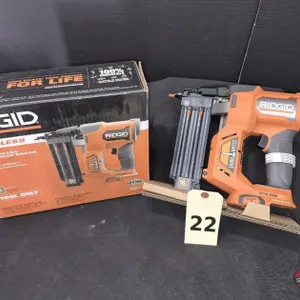 NEW RIDGID 18V Brushless 18-Ga Brad Nailer R09891B
