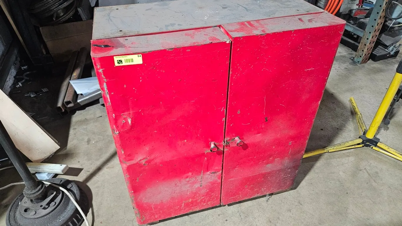 Metal Wall Cabinet, 28"x16"x32"