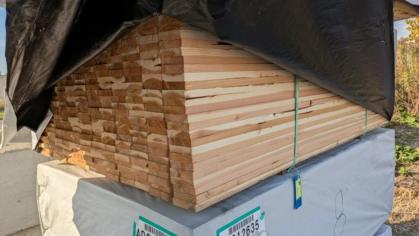 Cedar Fence Boards, 7/8"x4", 364 - 6' Boards