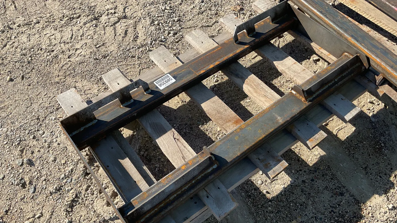 UNUSED KC MOUNTING FRAME