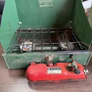 Vintage Coleman Model 425E 2-Burner Camp Stove