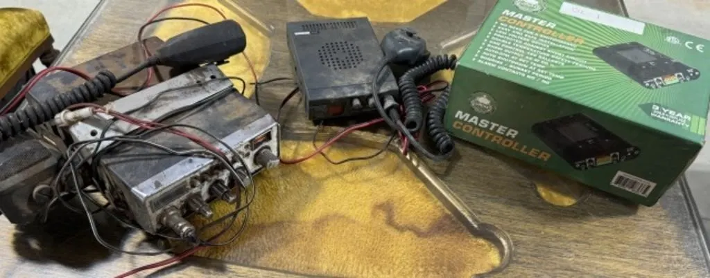 2 CB Radios, Master Controller