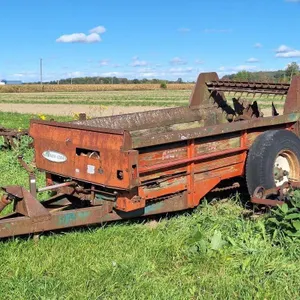 New Idea Manure Spreader