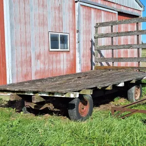 Hay Wagon-Needs Deck Replacement