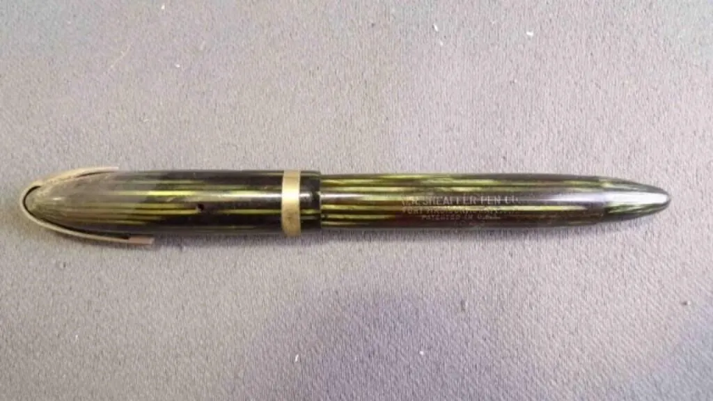 Cintage Striated Sheaffer Balance Fountain Pen