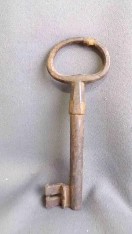 Antique Wrought Iron Skeleton Key - RUST/PATINA