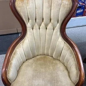 Vintage Victorian Style Armed Chair. *NO SHIPPING