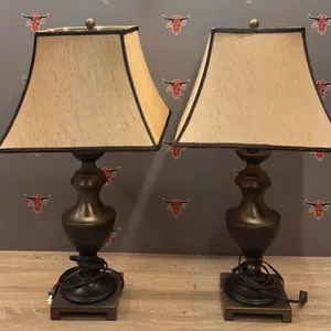 2 Side Table Lamps 27�. Working. *NO SHIPPING