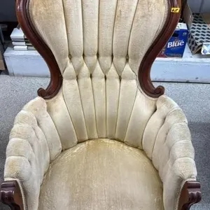 Vintage Victorian Style Armed Chair. *NO SHIPPING