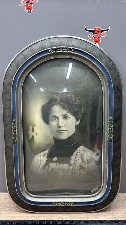Antique Arched Picture in Bubble Glass Frame