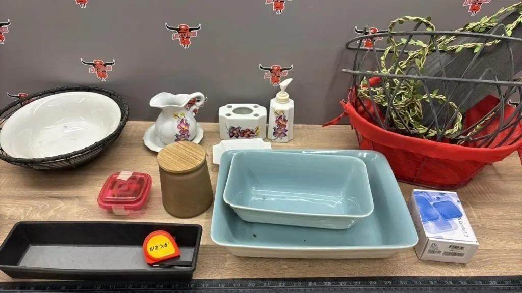 Baking Dishes, Bathroom Set, Bowl, Etc.