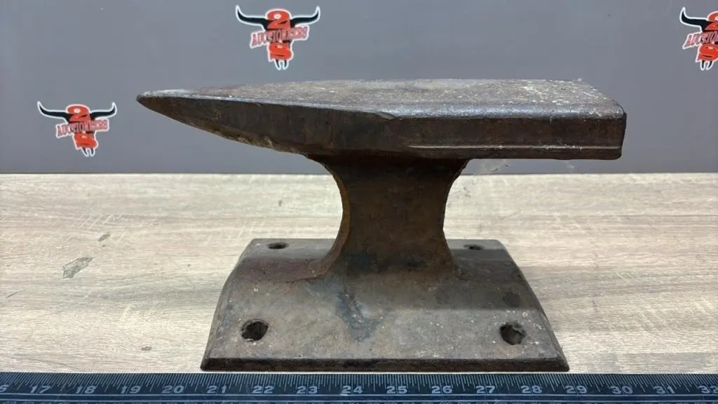 8.5� Bench Anvil. *NO SHIPPING