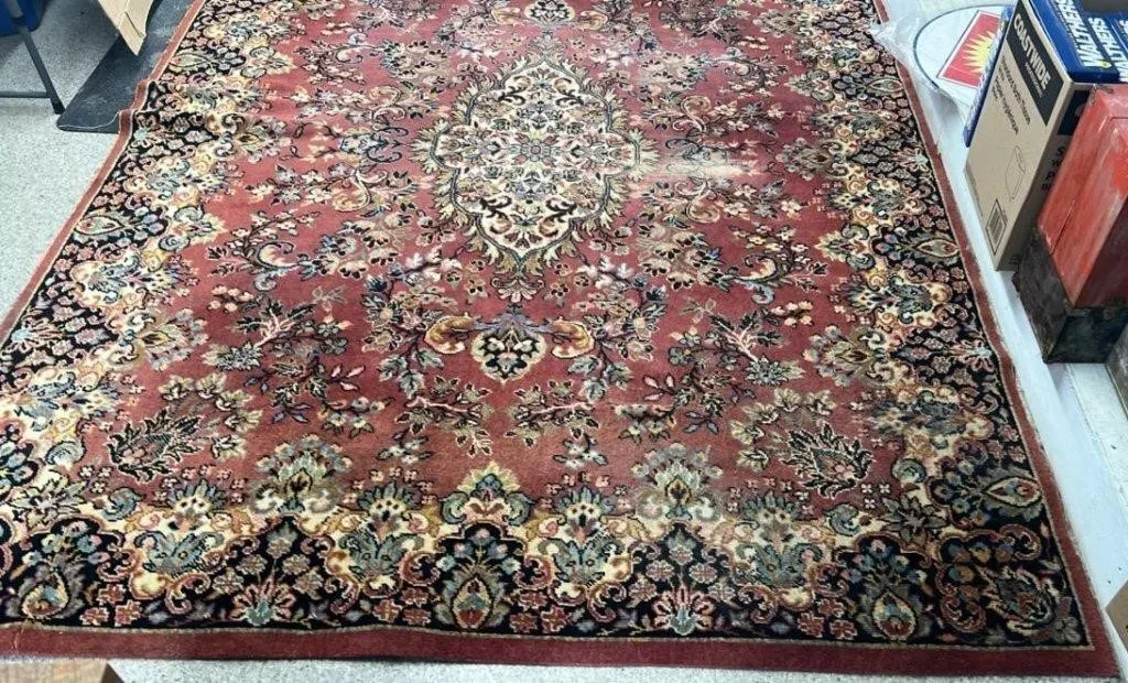 Vintage Area Rug 8ft Long x 6.5ft Wide. Has been