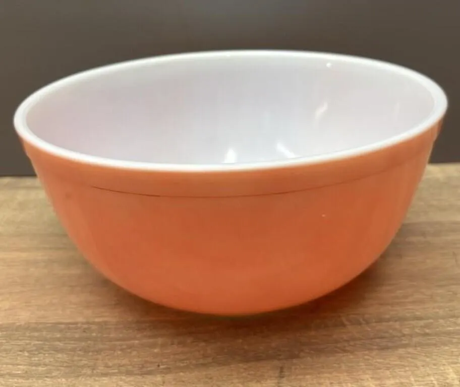 Pyrex 2.5QT Bowl.