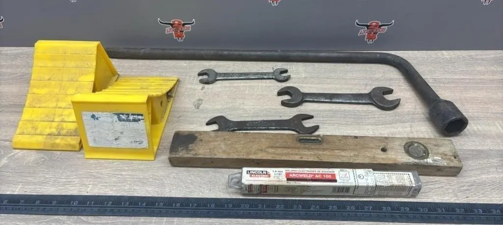 Wheel Chocks, Tools & Things. *NO SHIPPING
