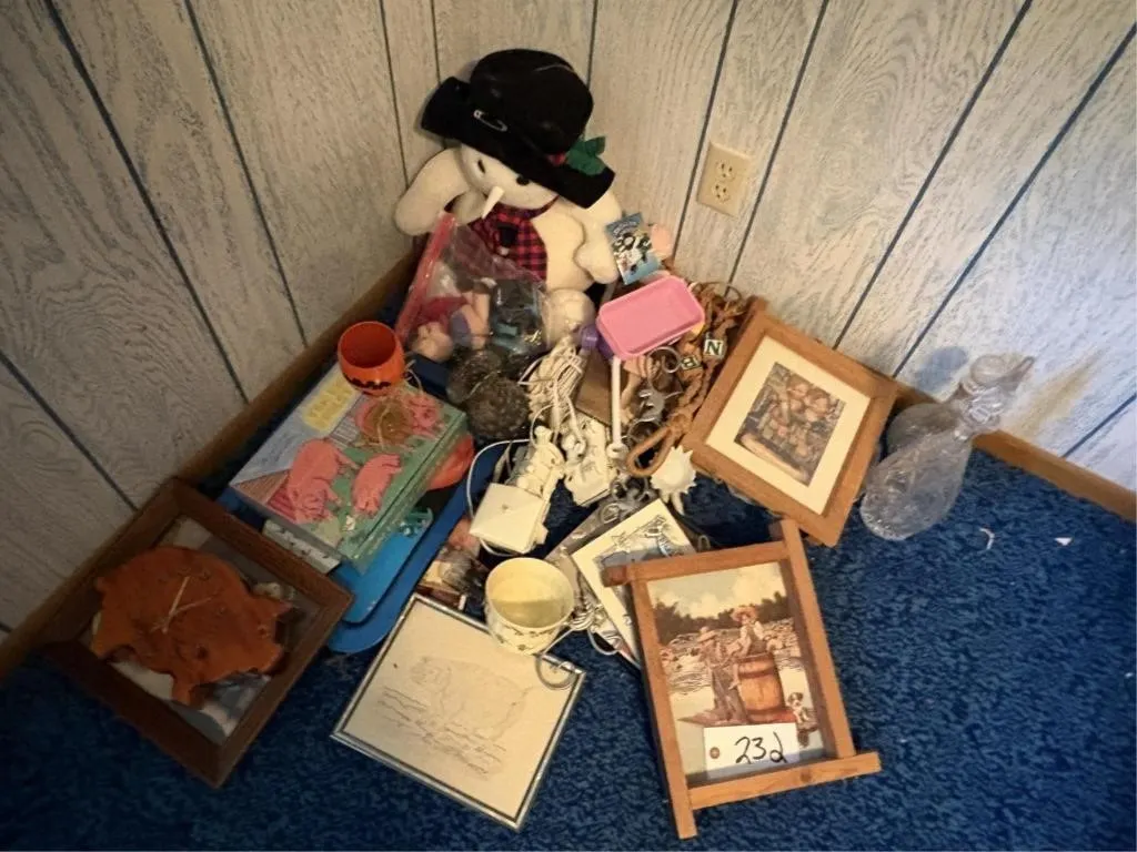 Wall Hangings, D�cor, Vases etc