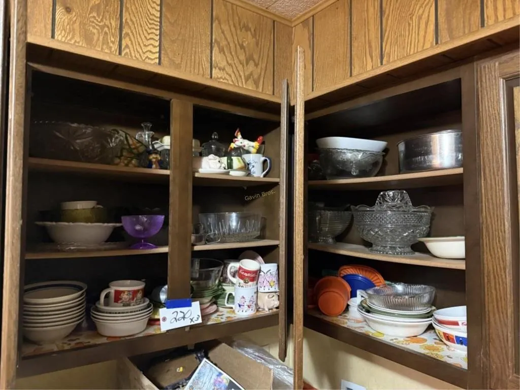 Contents of Cabinets. Kitchen items