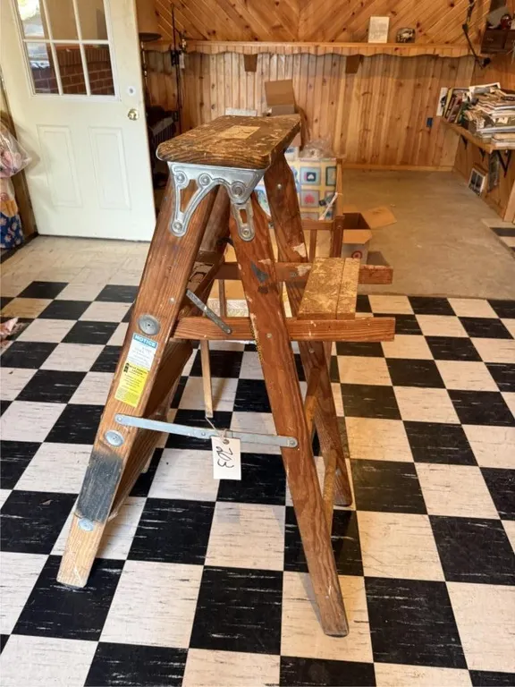 4' Step Ladder