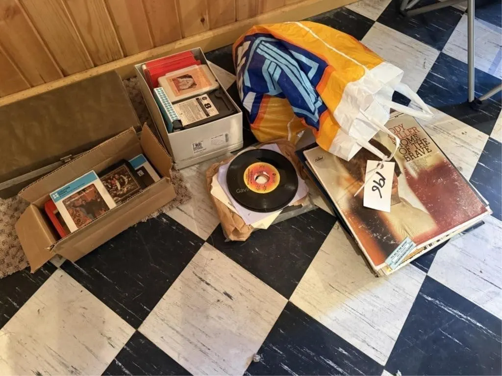 Records & Cassetts