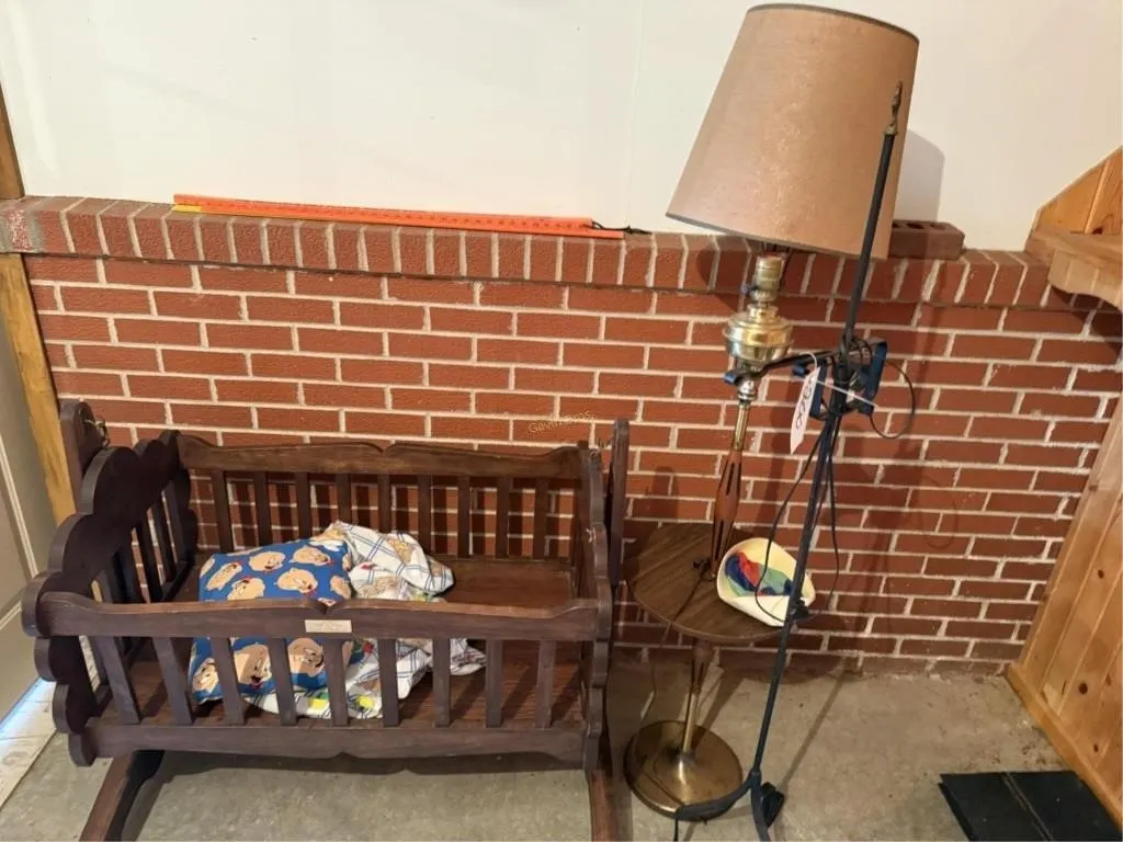Crib & Lamps