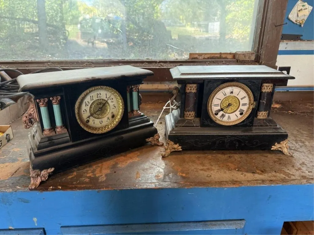 (2) Mantle Clocks
