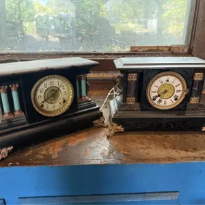(2) Mantle Clocks
