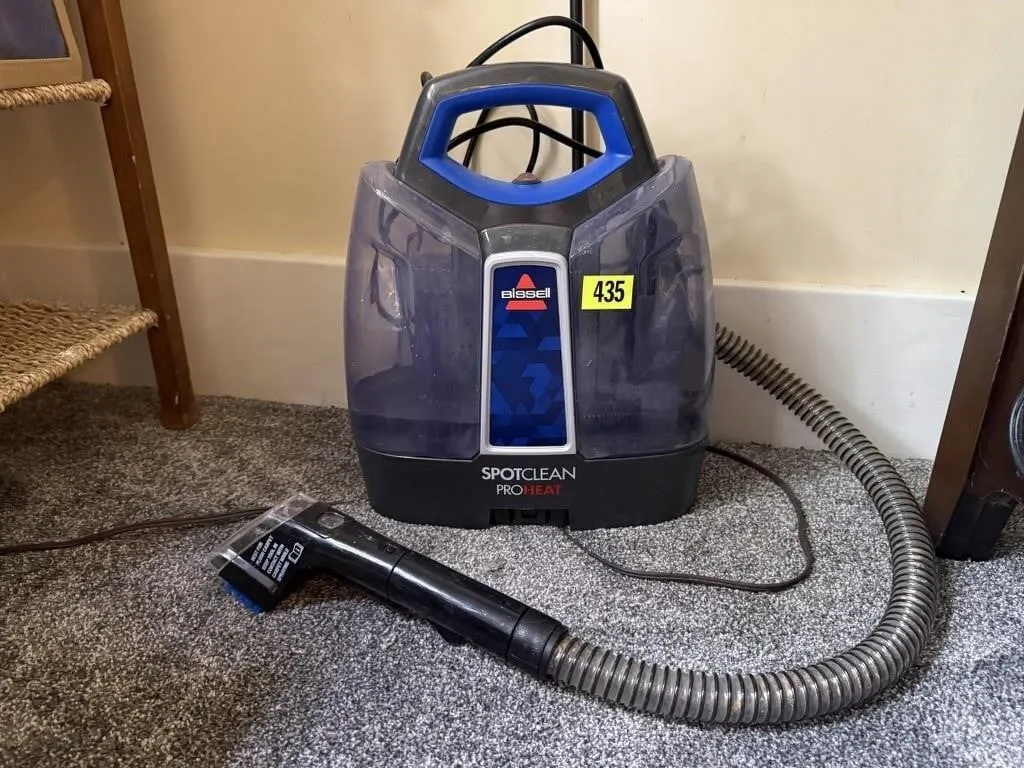 Bissell Spot Clean Pro Heat vacuum cleaner