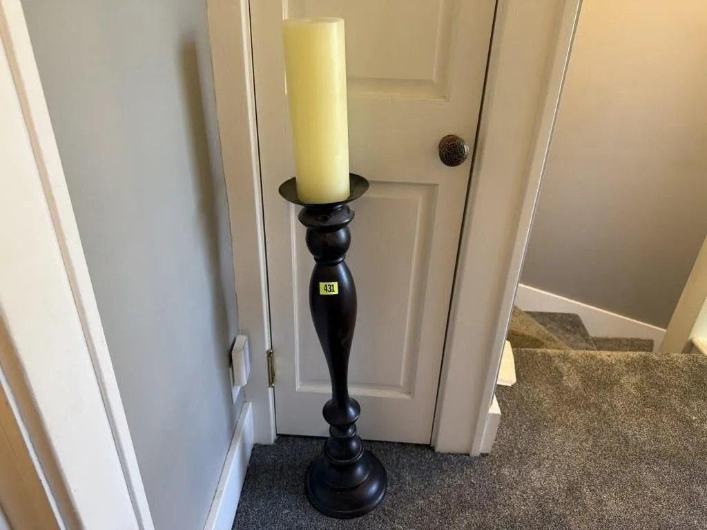 Floor candlestick