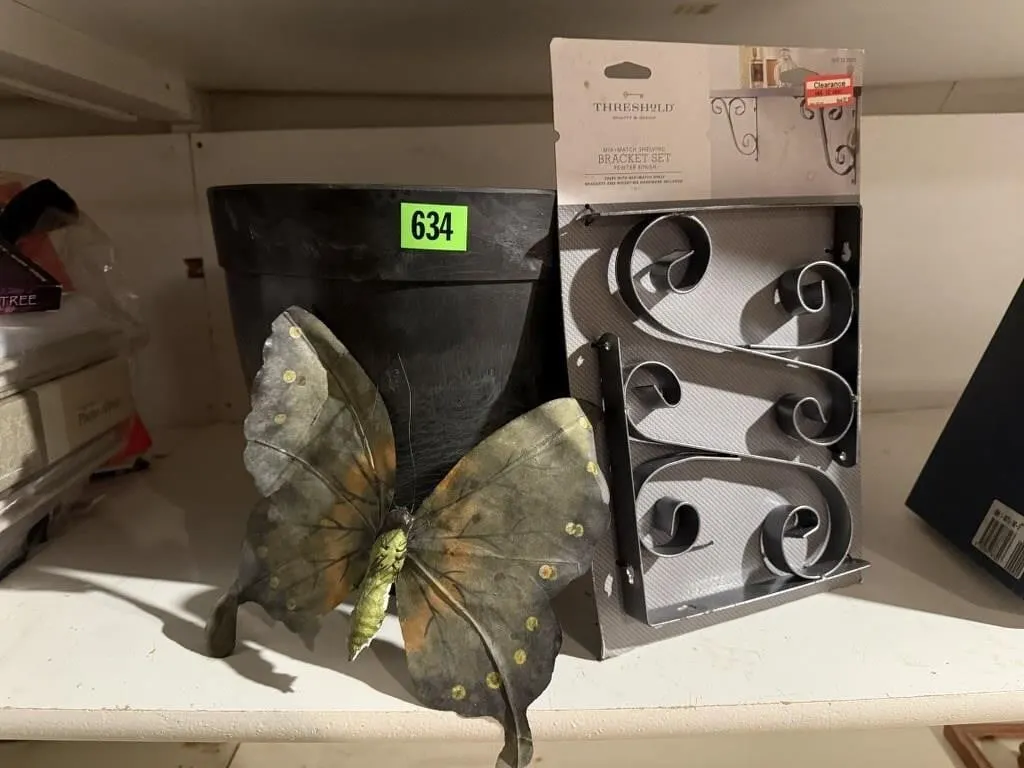 Flower pot, bracket set, butterfly decor