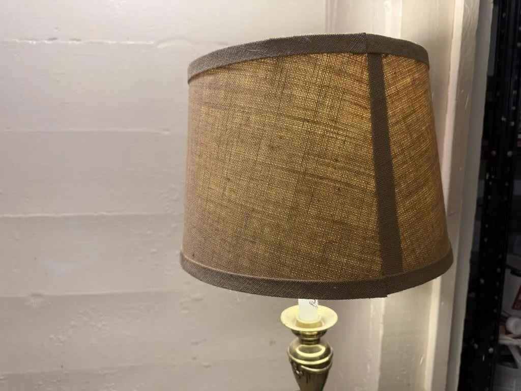 Floor lamp, wiring needs repaired
