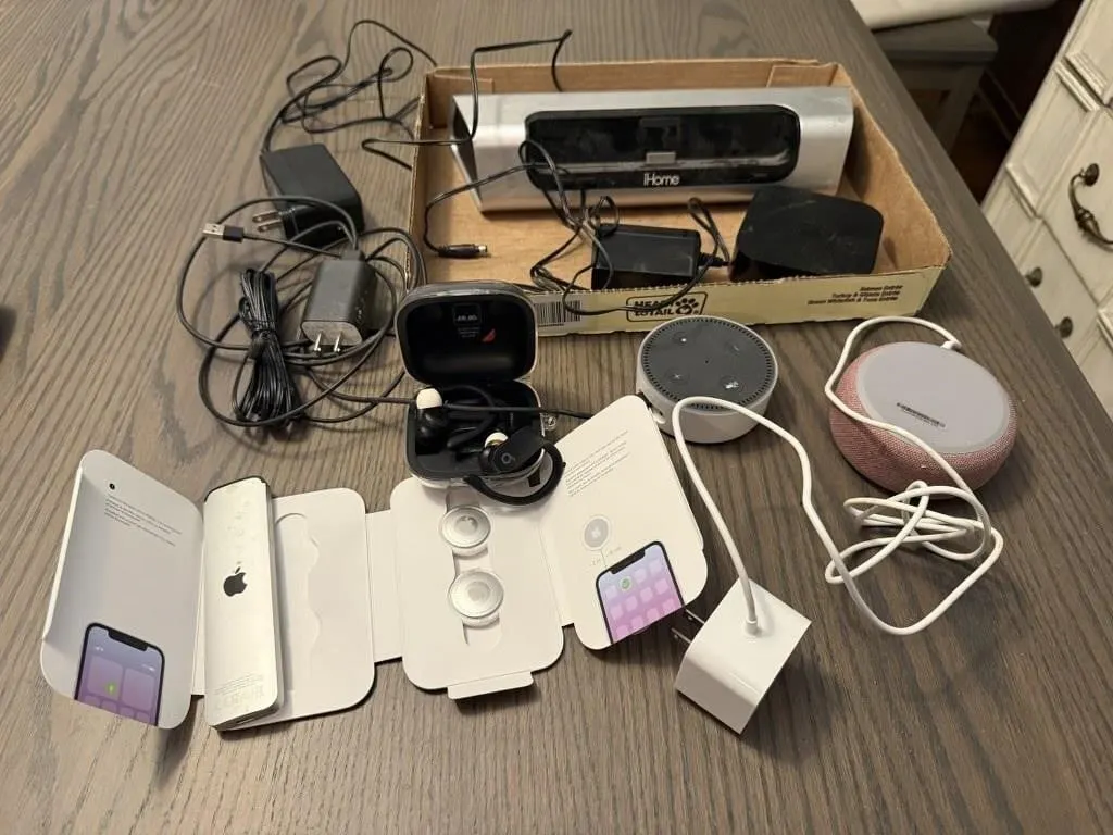 Electronics lot, I Home docking station, ear buds