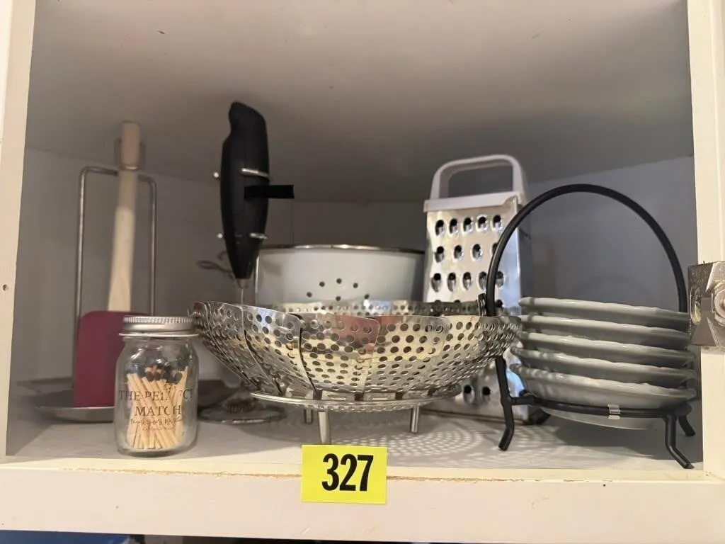 Kitchen lot, strainer, cheese grater, matches,