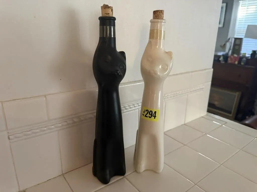 Cat wine bottles (2)