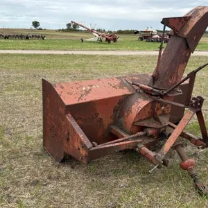 80” 3pt snowblower s/n: NA