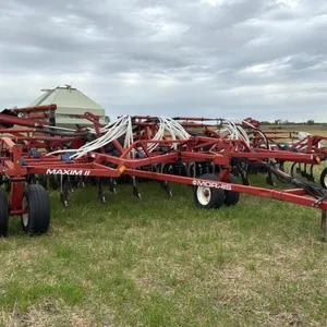 34’ Morris Maxim II air drill with Morris 6180 air cart * Drill s/n: 3402001711 * Cart s/n: 6189306337