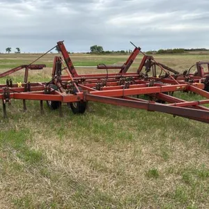 27’ International 55 Chisel Plow s/n: C006552