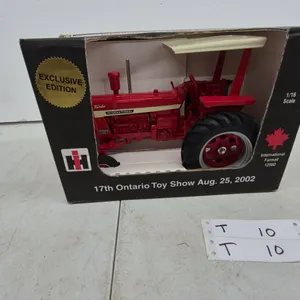 International Farmall 1256D 1/16 Scale Tractor, 17th Ontario Toy Show Exclusive Edition 2002
