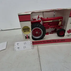 IH Farmall 806D Diesel 1/16 Scale Special Edition 18th Ontario Toy Show Aug. 24, 2003 Tractor