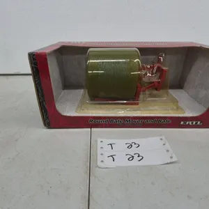 Ertl 1/16 Scale Die-Cast Metal Round Bale Mover and Bale, L463Z