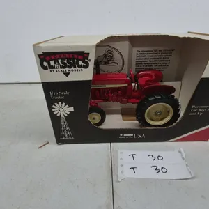 Country Classics by Scale Models 1/16 Scale International 606 Tractor
