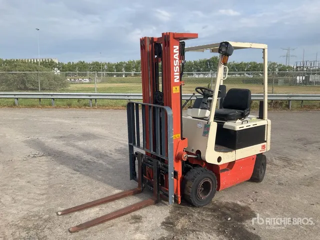 1991 Nissan M01L-15U 1500 kg Electric Forklift