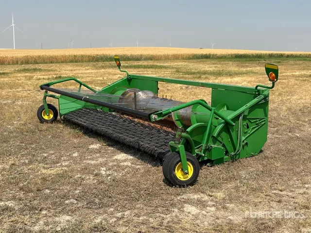 John Deere 914P 14 ft Combine Pickup Header