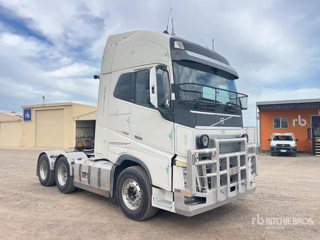 2014 Volvo FH16 6x4 T/A Sleeper Truck Tractor
