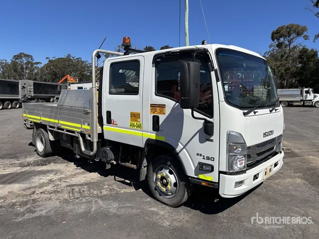2024 Isuzu NPR 65 190 4x2 Crew Cab Flatbed Truck