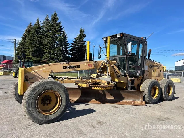 2000 Champion 740A VHP Series V Motor Grader