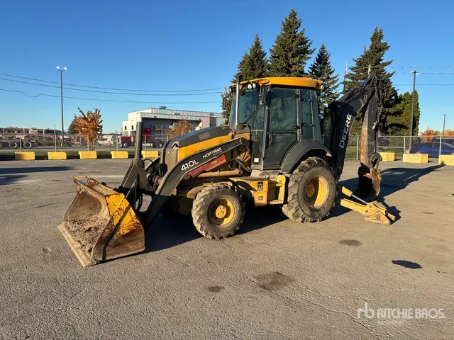 2018 John Deere 410L 4x4 Backhoe Loader